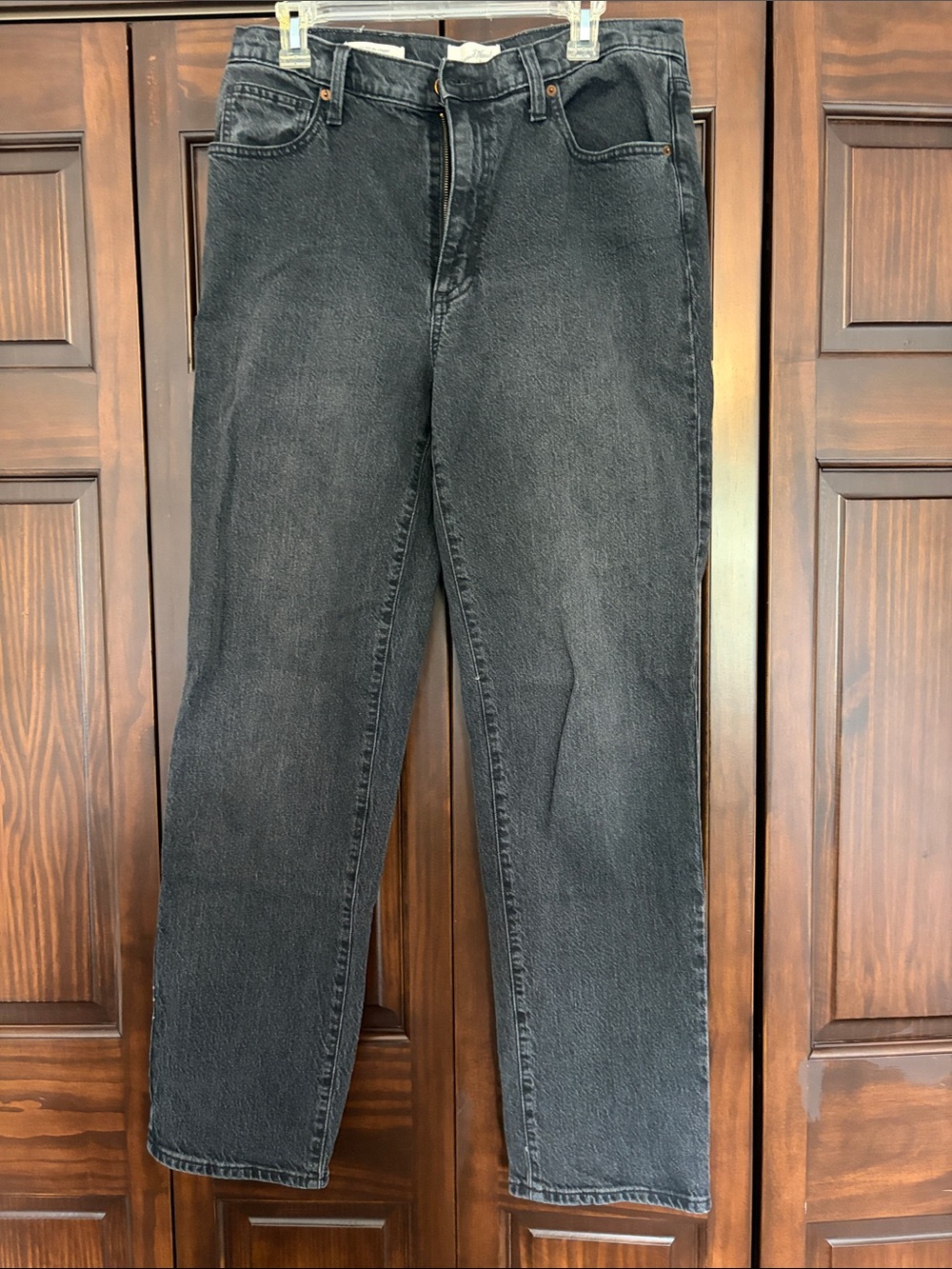 Universal Thread Women’s Straight Jeans in Black Wash